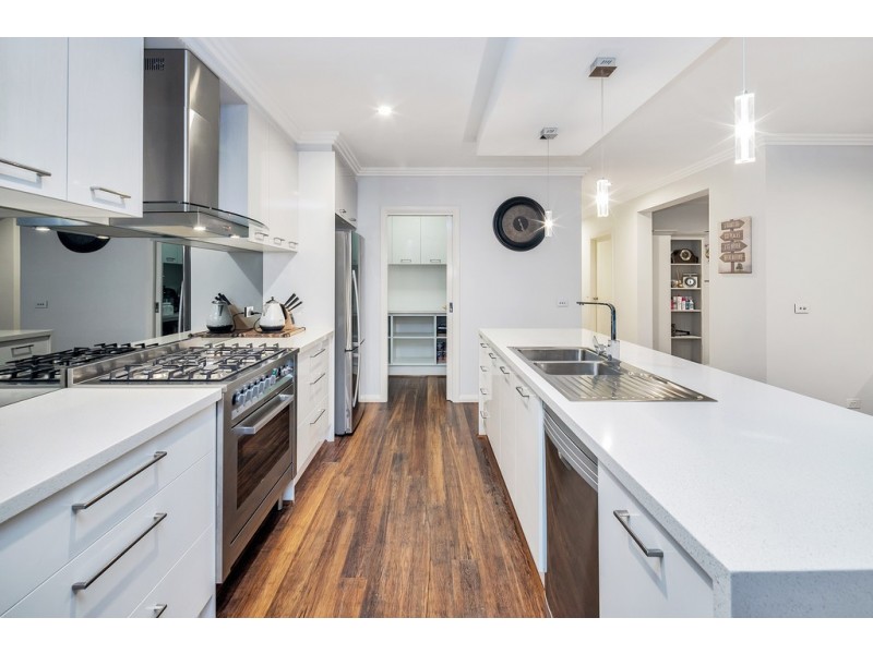 24 Greenhaven Court, Mount Clear VIC 3350