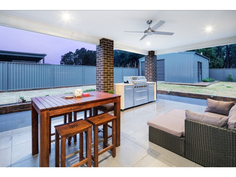 24 Greenhaven Court, Mount Clear VIC 3350
