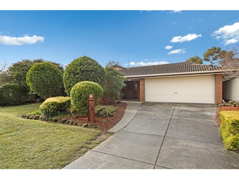 86 Grandview Grove, Wendouree VIC 3355