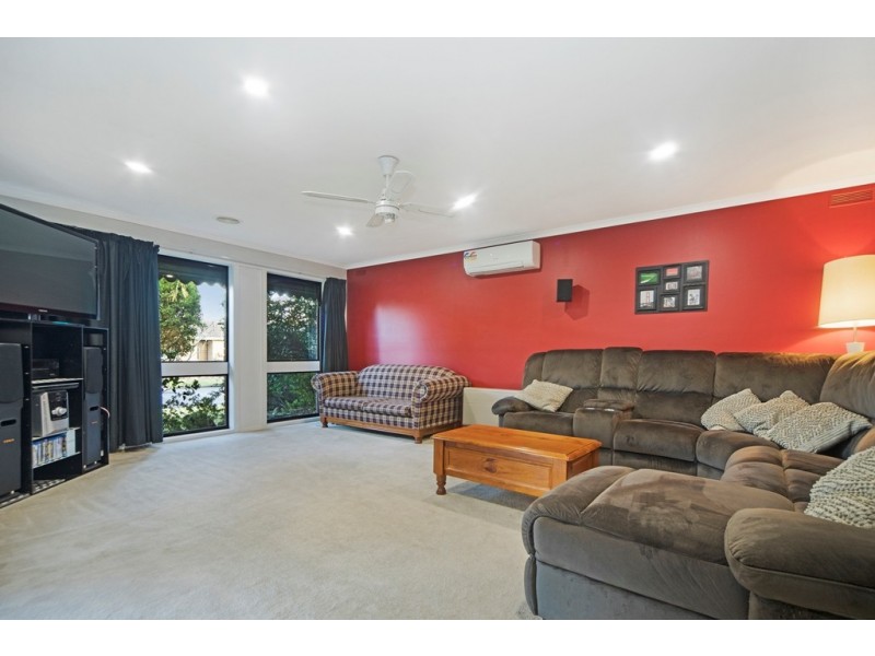 86 Grandview Grove, Wendouree VIC 3355