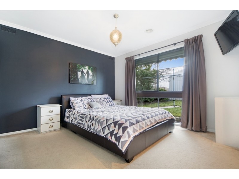 86 Grandview Grove, Wendouree VIC 3355