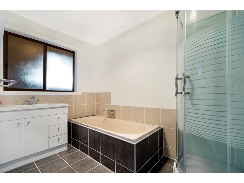 86 Grandview Grove, Wendouree VIC 3355