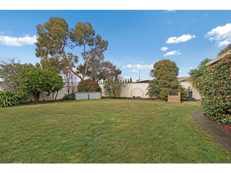 86 Grandview Grove, Wendouree VIC 3355