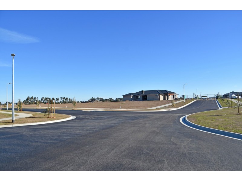 8 (Lot 91) Continuance Way, Delacombe VIC 3356