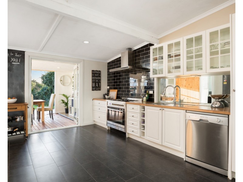 411 Nicholson Street, Black Hill VIC 3350