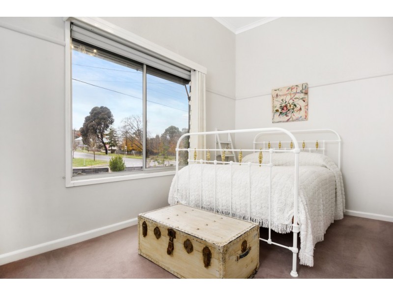 2 Macarthur Street, Soldiers Hill VIC 3350