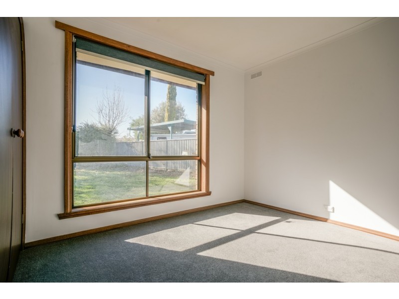 4 Webbcona Parade, Wendouree VIC 3355