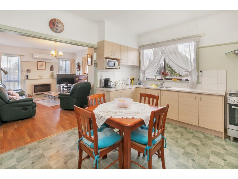 5 Violet Grove, Wendouree VIC 3355