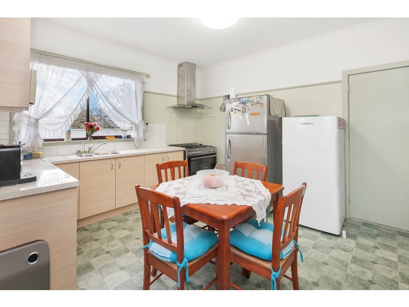 5 Violet Grove, Wendouree VIC 3355