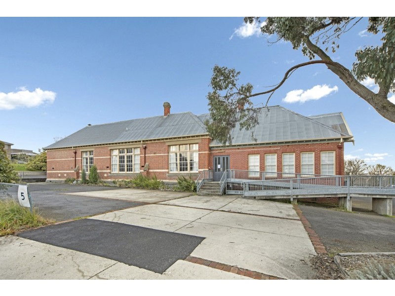 120 English Street, Golden Point VIC 3350