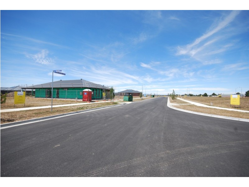 91 (Lot 82) Ascot Gardens Drive, Delacombe VIC 3356