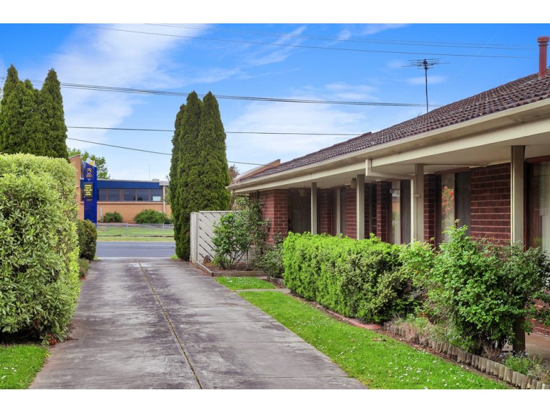 2/424 Forest Street, Wendouree VIC 3355