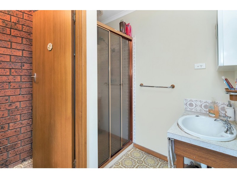 2/424 Forest Street, Wendouree VIC 3355