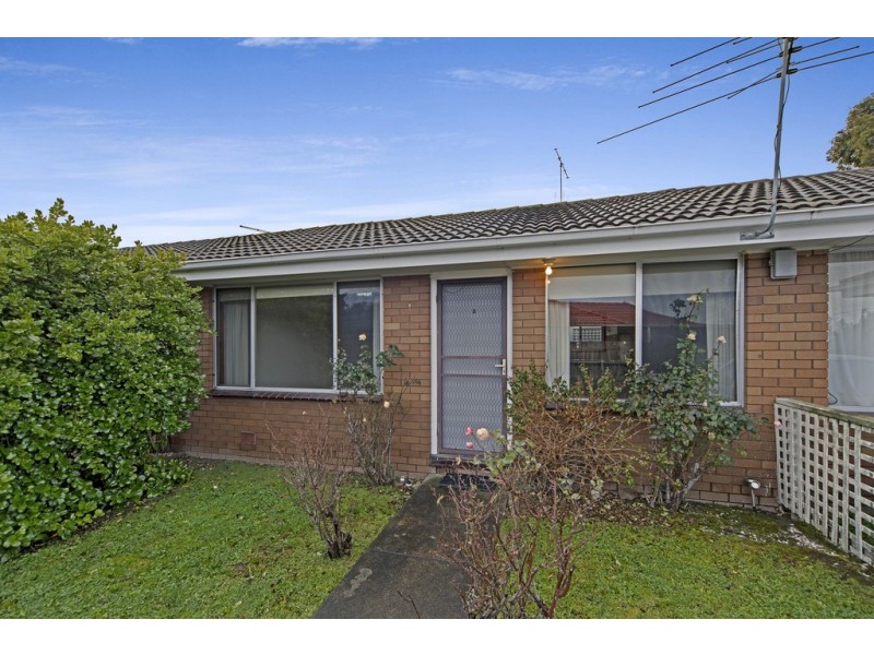 2/6 Marilyn Street, Wendouree VIC 3355