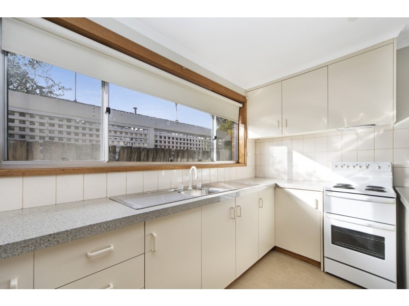 2/6 Marilyn Street, Wendouree VIC 3355