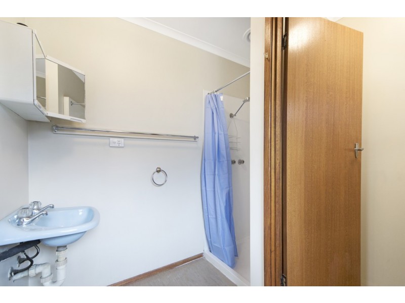 2/6 Marilyn Street, Wendouree VIC 3355