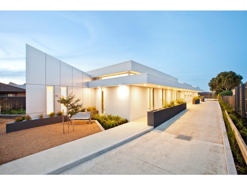 1042 Howitt St, Wendouree VIC 3355