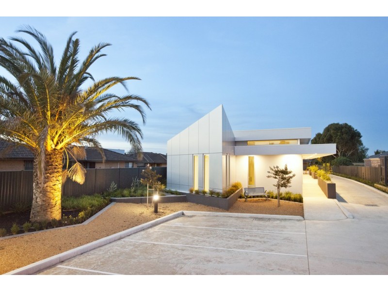 1042 Howitt St, Wendouree VIC 3355