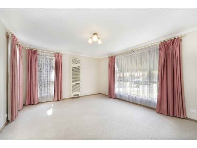 10 Melvyn Crescent, Mount Clear VIC 3350