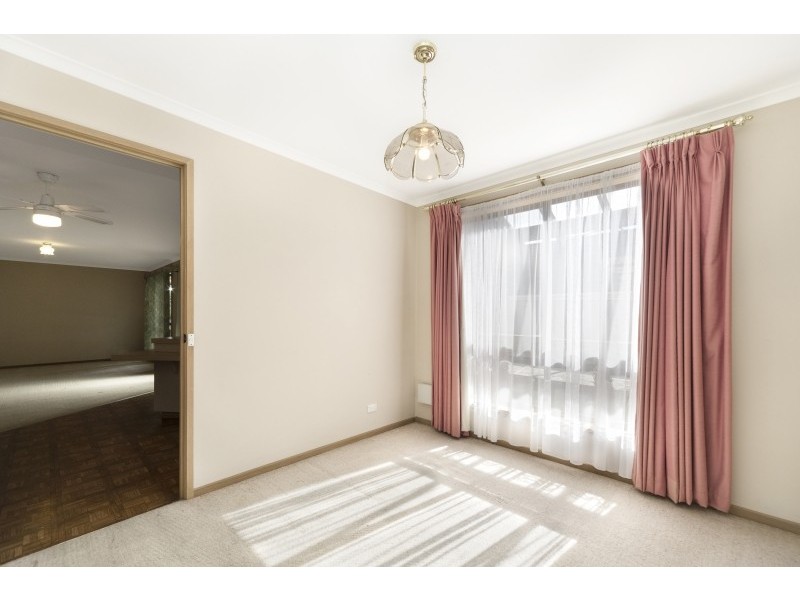 10 Melvyn Crescent, Mount Clear VIC 3350