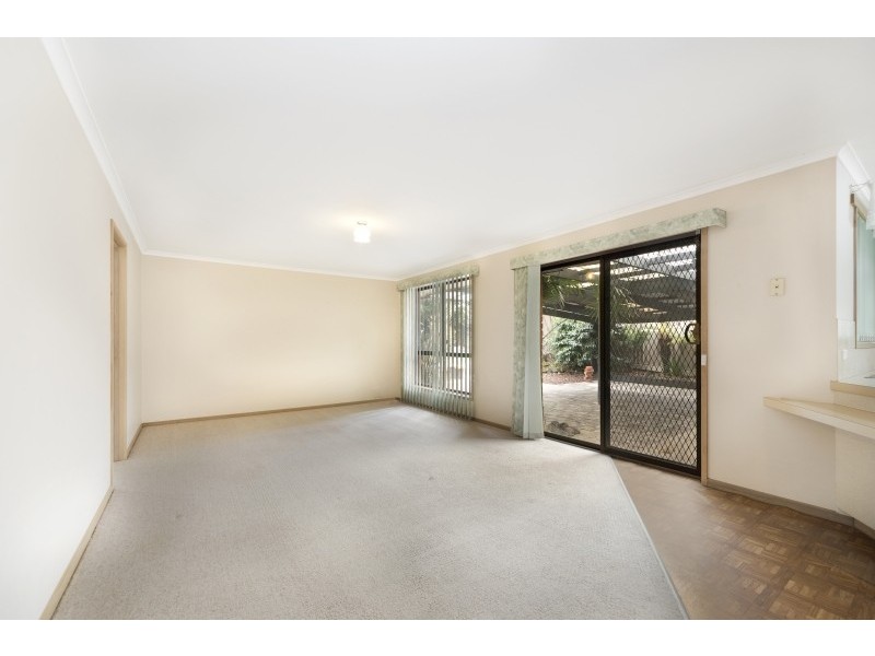 10 Melvyn Crescent, Mount Clear VIC 3350