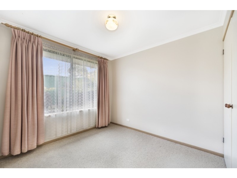 10 Melvyn Crescent, Mount Clear VIC 3350