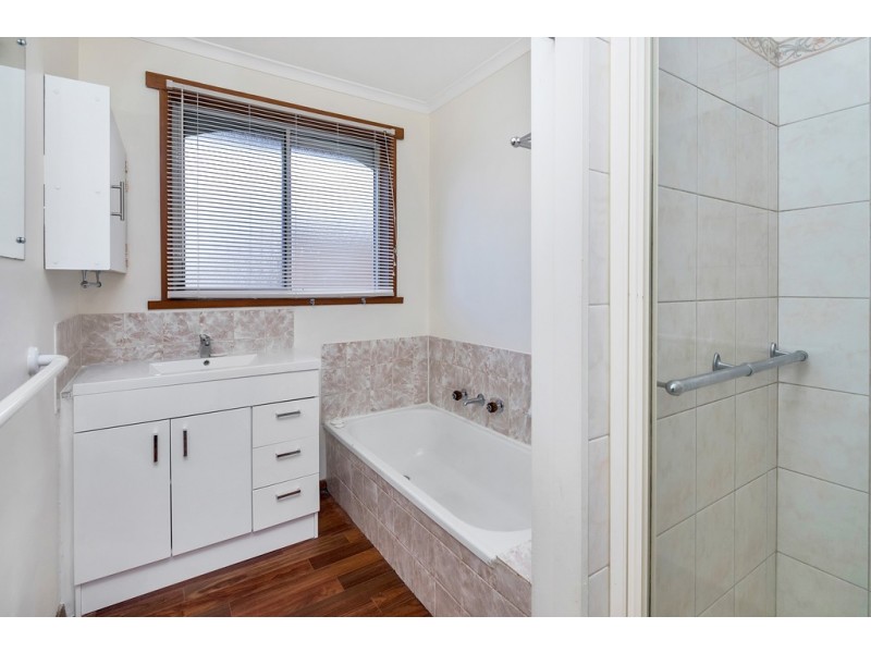 11 McNulty Drive, Wendouree VIC 3355