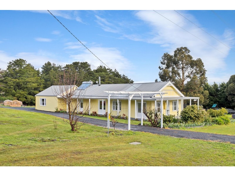 1172 Yendon-Egerton Rd, Mount Egerton VIC 3352