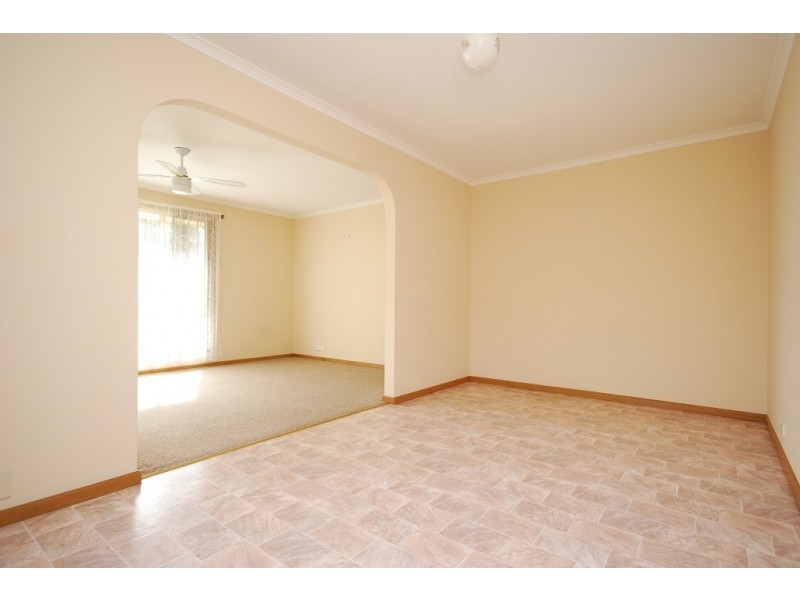 2/272 Albert Street, Sebastopol VIC 3356