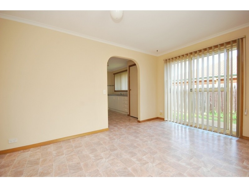 2/272 Albert Street, Sebastopol VIC 3356