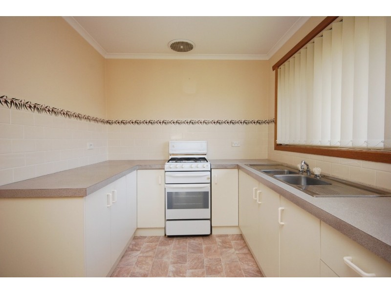 2/272 Albert Street, Sebastopol VIC 3356