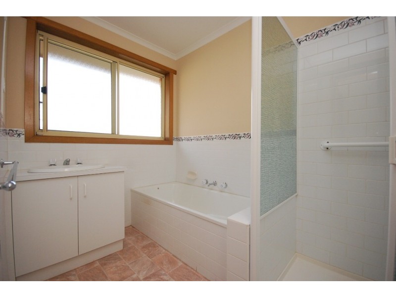 2/272 Albert Street, Sebastopol VIC 3356