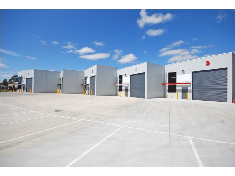 2/33 Laidlaw Drive, Delacombe VIC 3356