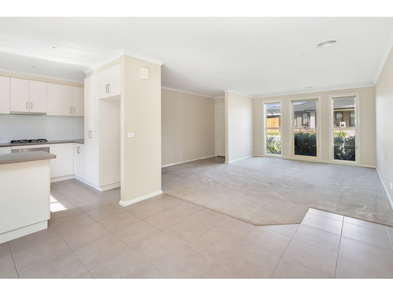 2a Dallas Avenue, Mount Clear VIC 3350