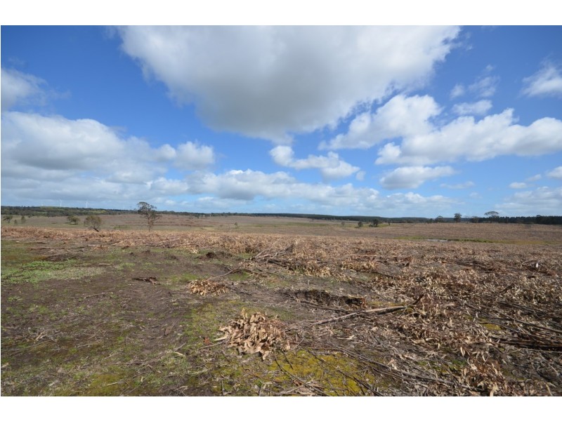 “Aitken” Bunninyong – Mount Mercer Road, Grenville VIC 3352