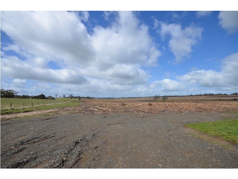 “Aitken” Bunninyong – Mount Mercer Road, Grenville VIC 3352