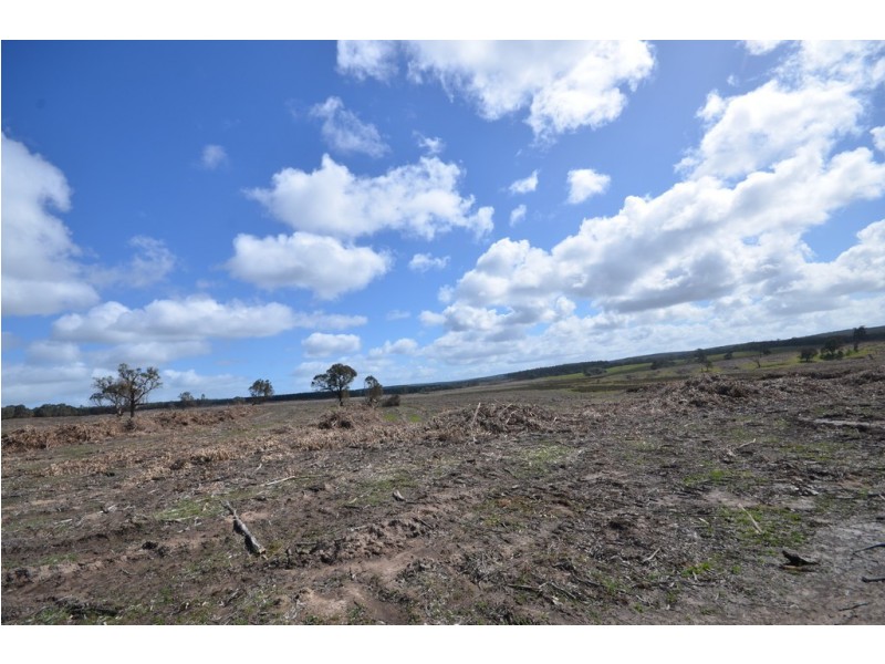 “Aitken” Bunninyong – Mount Mercer Road, Grenville VIC 3352