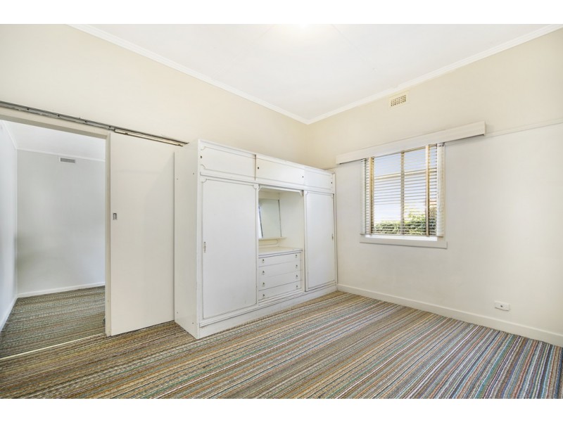 15 Birdwood Avenue, Sebastopol VIC 3356