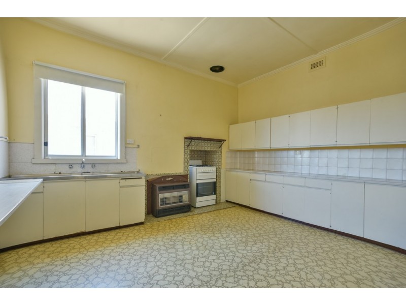 15 Birdwood Avenue, Sebastopol VIC 3356