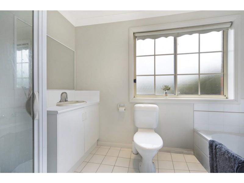 11 Redan Street, Newington VIC 3350