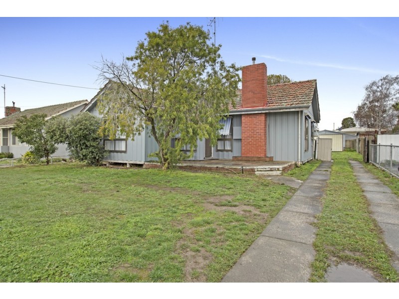 8 Boronia Grove, Wendouree VIC 3355