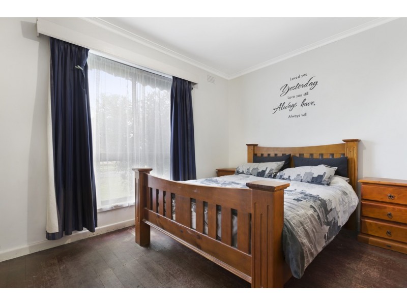 8 Boronia Grove, Wendouree VIC 3355