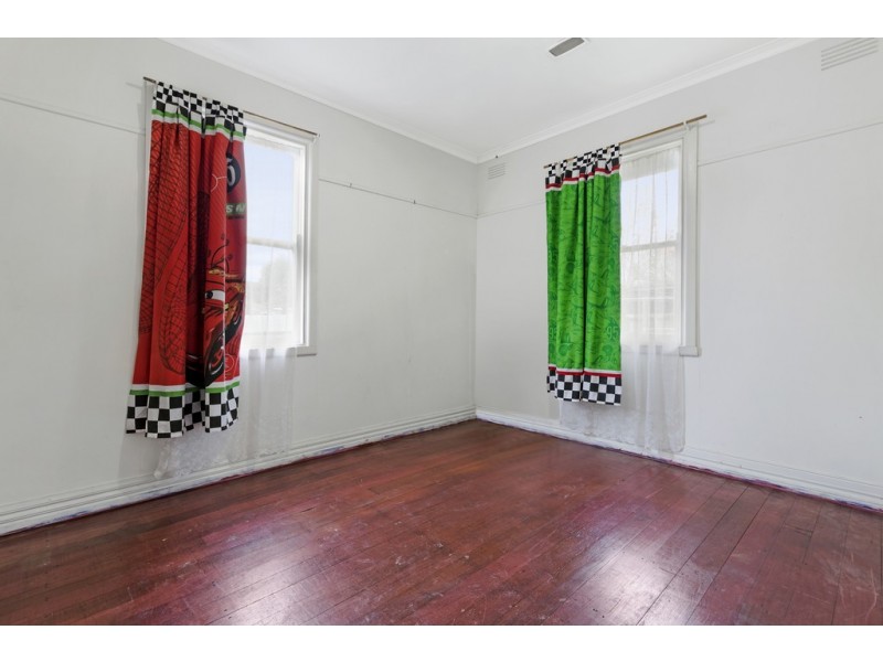 8 Boronia Grove, Wendouree VIC 3355