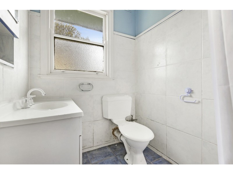 8 Boronia Grove, Wendouree VIC 3355