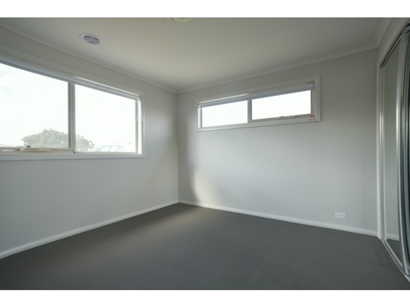 21 Ron Court, Canadian VIC 3350