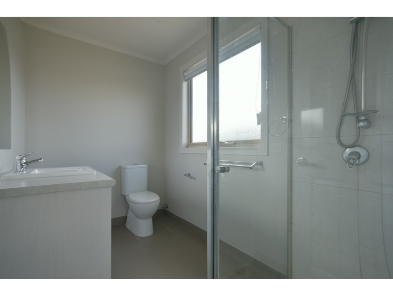 21 Ron Court, Canadian VIC 3350