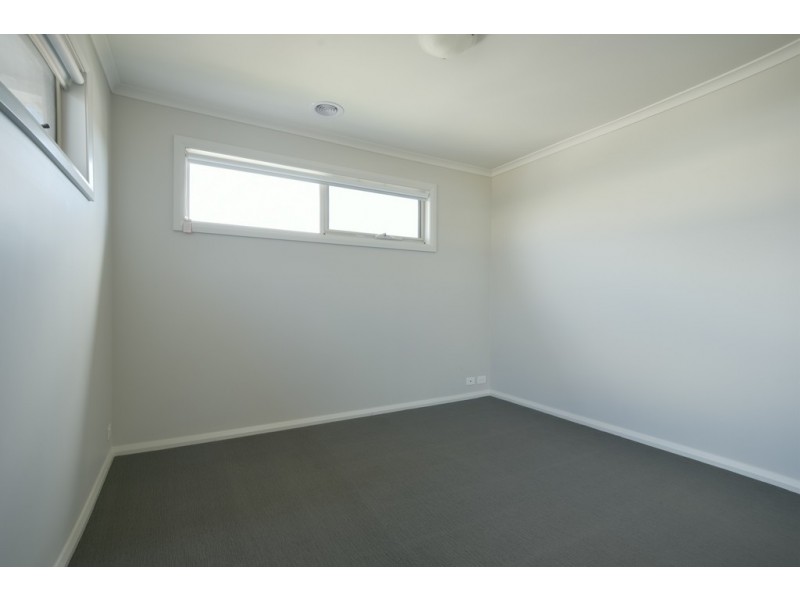 21 Ron Court, Canadian VIC 3350