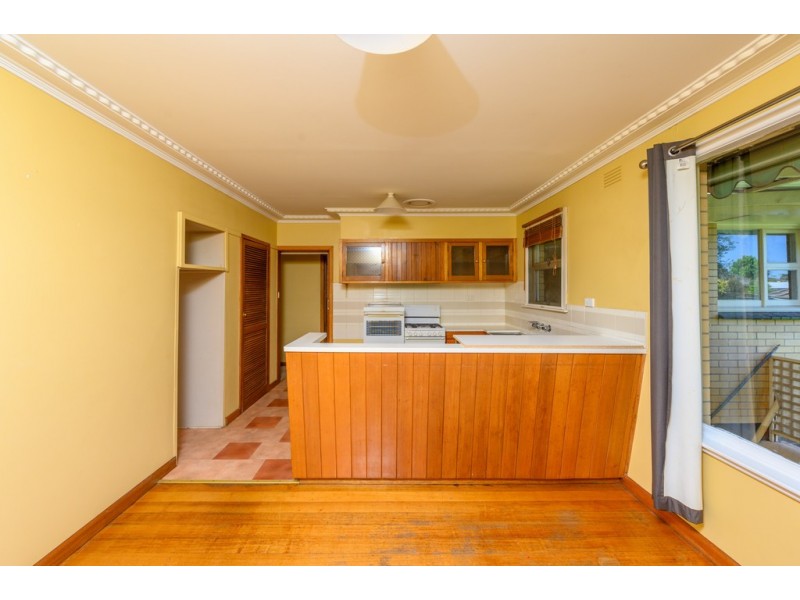 11 Hillside Drive, Ballarat North VIC 3350