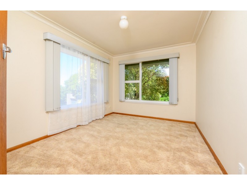 11 Hillside Drive, Ballarat North VIC 3350