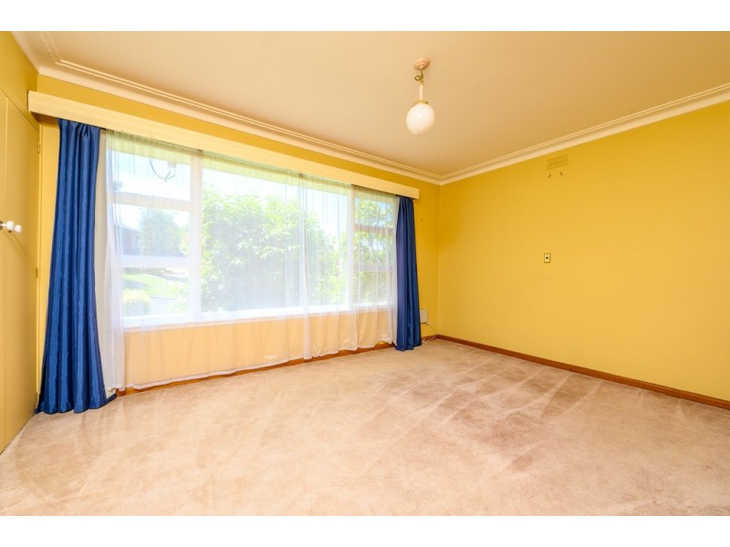 11 Hillside Drive, Ballarat North VIC 3350